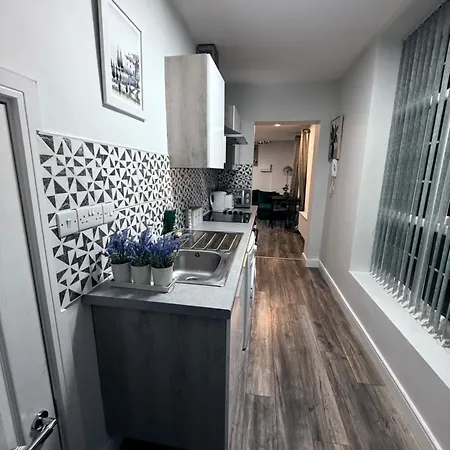 Luxury Apartment *